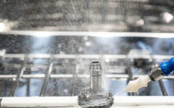 2mm nozzle spraying Renoclean to remove any contaminants for microscope analysis